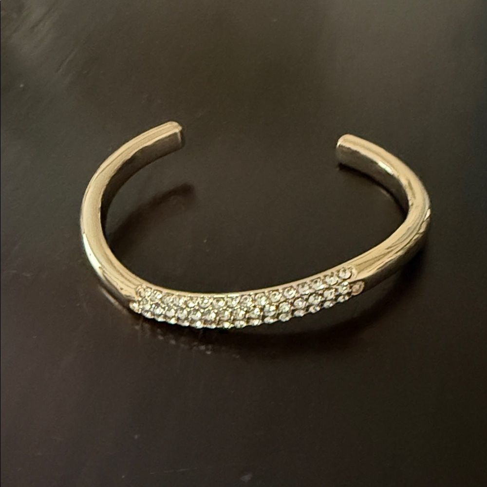 Elegant Gold and Crystal bracelet cuff
